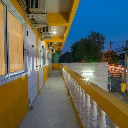 Take A Rest Donmuang Residence Bangkok Exterior photo